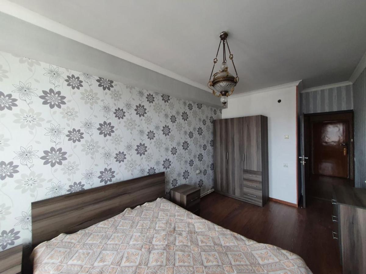 Apartment In Yerevan On Amiryan Street Exterior photo