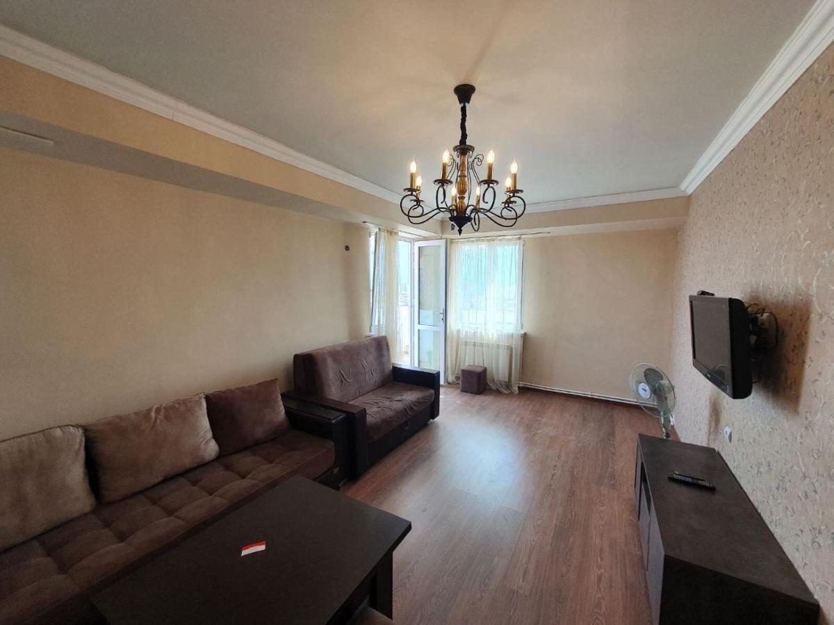 Apartment In Yerevan On Amiryan Street Exterior photo